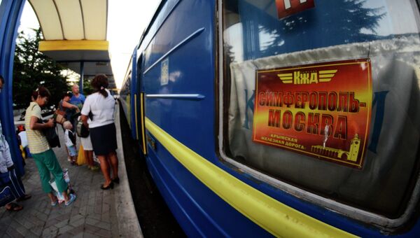 Первый поезд отправился из Симферополя в Москву в объезд Украины