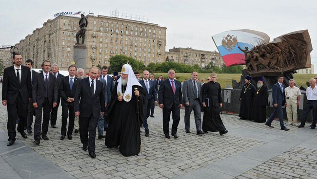 В.Путин принял участие в церемонии открытия памятника Героям Первой мировой войны