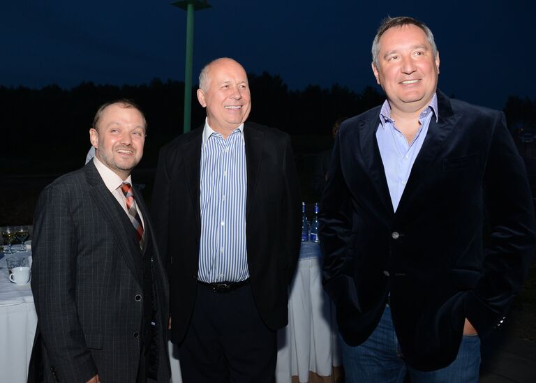 IX Международный фестиваль театра и кино В кругу семьи. День первый IX Международный фестиваль театра и кино В кругу семьи. День первый