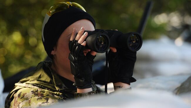 Боец народного ополчения на блокпосту на окраине Горловки. Архивное фото