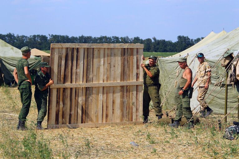 Палаточный лагерь для украинских военнослужащих в Ростовской области