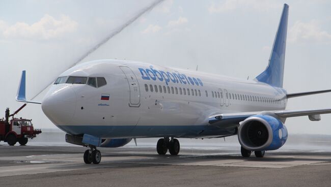 Самолет Boeing 737-800 авиакомпании Добролет. Архивное фото