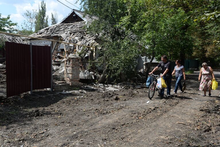 Разрушения в Шахтерске Донецкой области