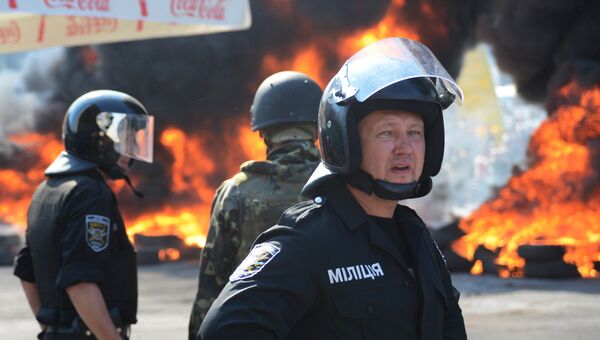 Сотрудники милиции на площади Независимости в Киеве