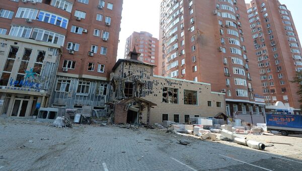 Жилой дом в центре Донецка, пострадавший при артиллерийском обстреле города украинской армией. Архивное фото