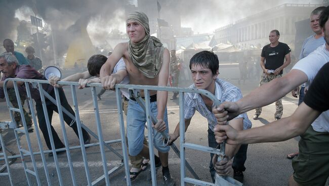 Митингующие на площади Независимости в Киеве. Архивное фото