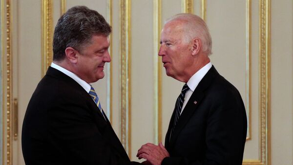 Президент Украины Петр Порошенко и американский вице-президент Джозеф Байден.