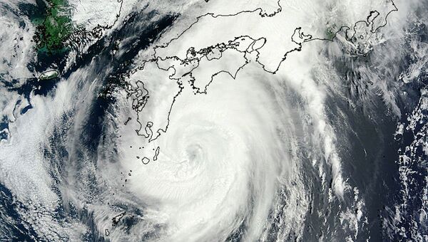 Тайфун Халон, снимок из космоса 9 августа 2014 г