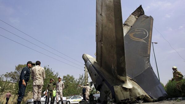 На месте крушения самолета в Иране