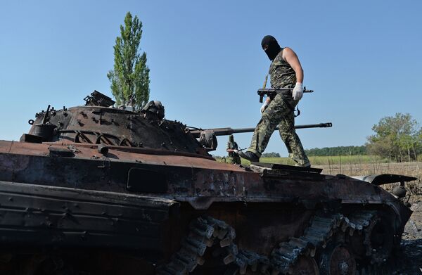 Ополченцы Луганской народной республики (ЛНР) на КПП Должанский