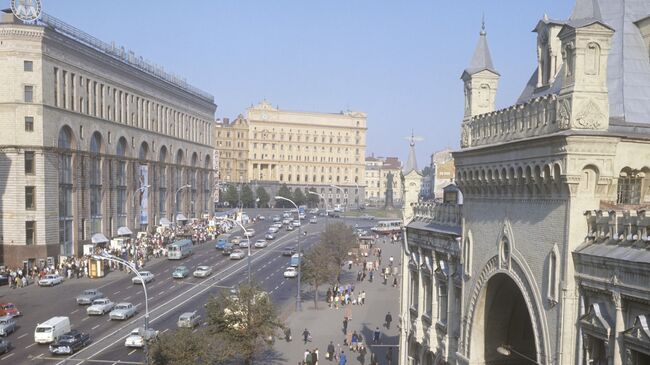 Площадь Дзержинского