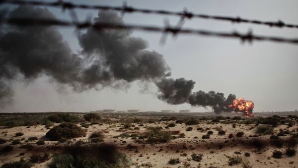 Сжигание отходов нефтяного производства в Ливии. Архивное фото