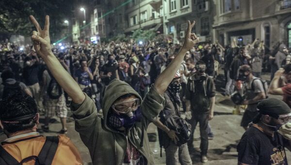 Столкновения протестующих и полиции в Турции. Архивное фото
