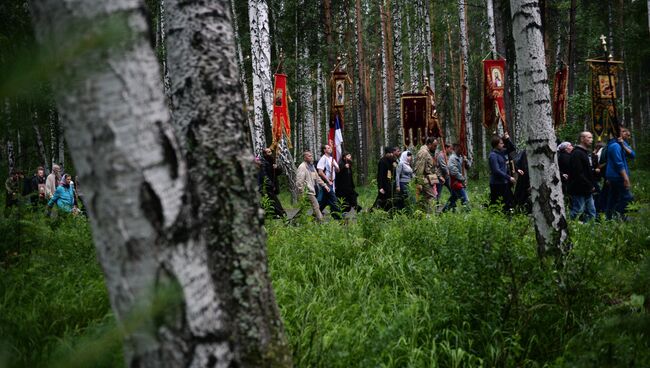 Крестный ход в память о гибели царской семьи Романовых в Екатеринбурге