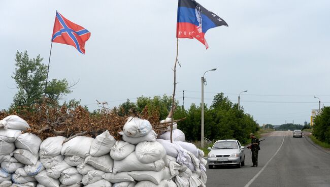 Блок-пост ополченцев в городе Дебальцево Донецкой области