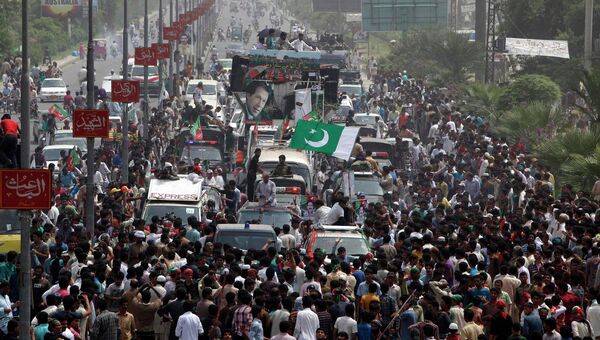 Сторонники партии Пакистан Техрик-е Инсаф