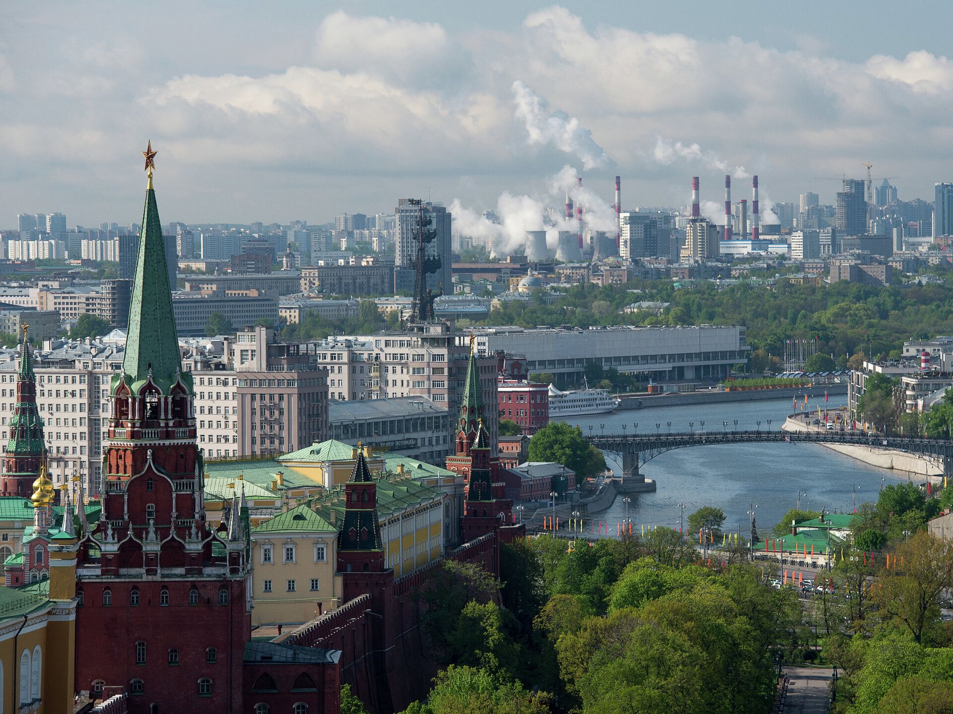 Какие города окружают москву. Экология Москвы. Города окружающую Москву. Фото Кремля с высоты. Города окружающие Москву.