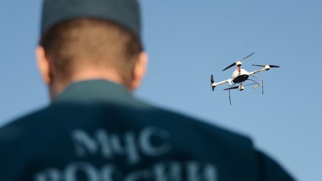 Сотрудник МЧС России, архивное фото