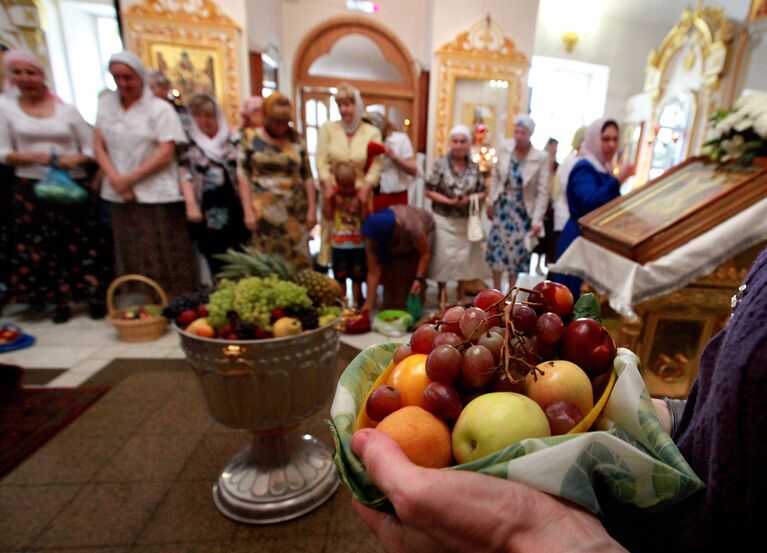 Православные христиане отмечают Яблочный Спас