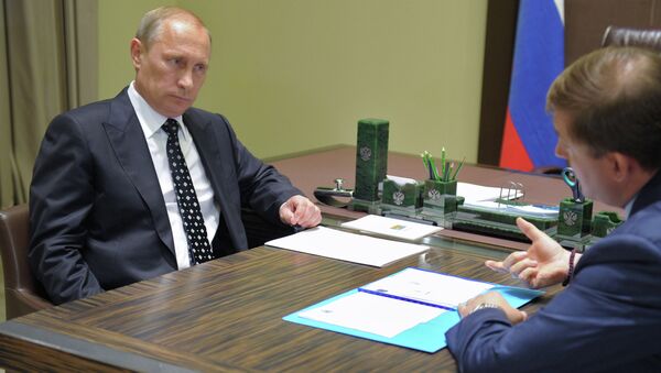 Президент России Владимир Путин и временно исполняющий обязанности Губернатора Псковской области Андрей Турчак