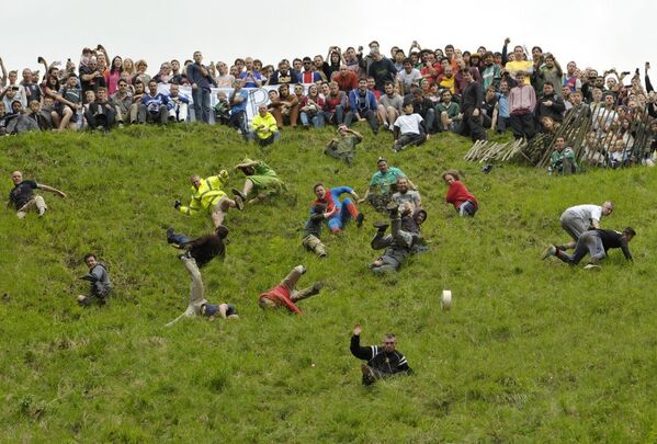 Забег с женами на плечах и еще 8 видов спорта, которым никогда не стать олимпийс