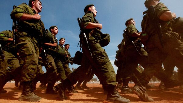 Российские военнослужащие на учениях. Архивное фото