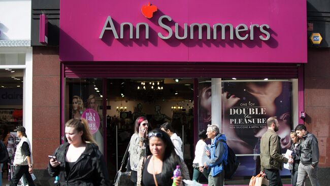 Магазин Ann Summers в Лондоне. Компания извинилась за то, что назвала коллекцию белья созвучно с ИГИЛ