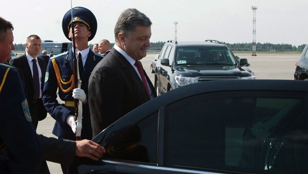 Президент Украины Петр Порошенко в аэропорту Минска