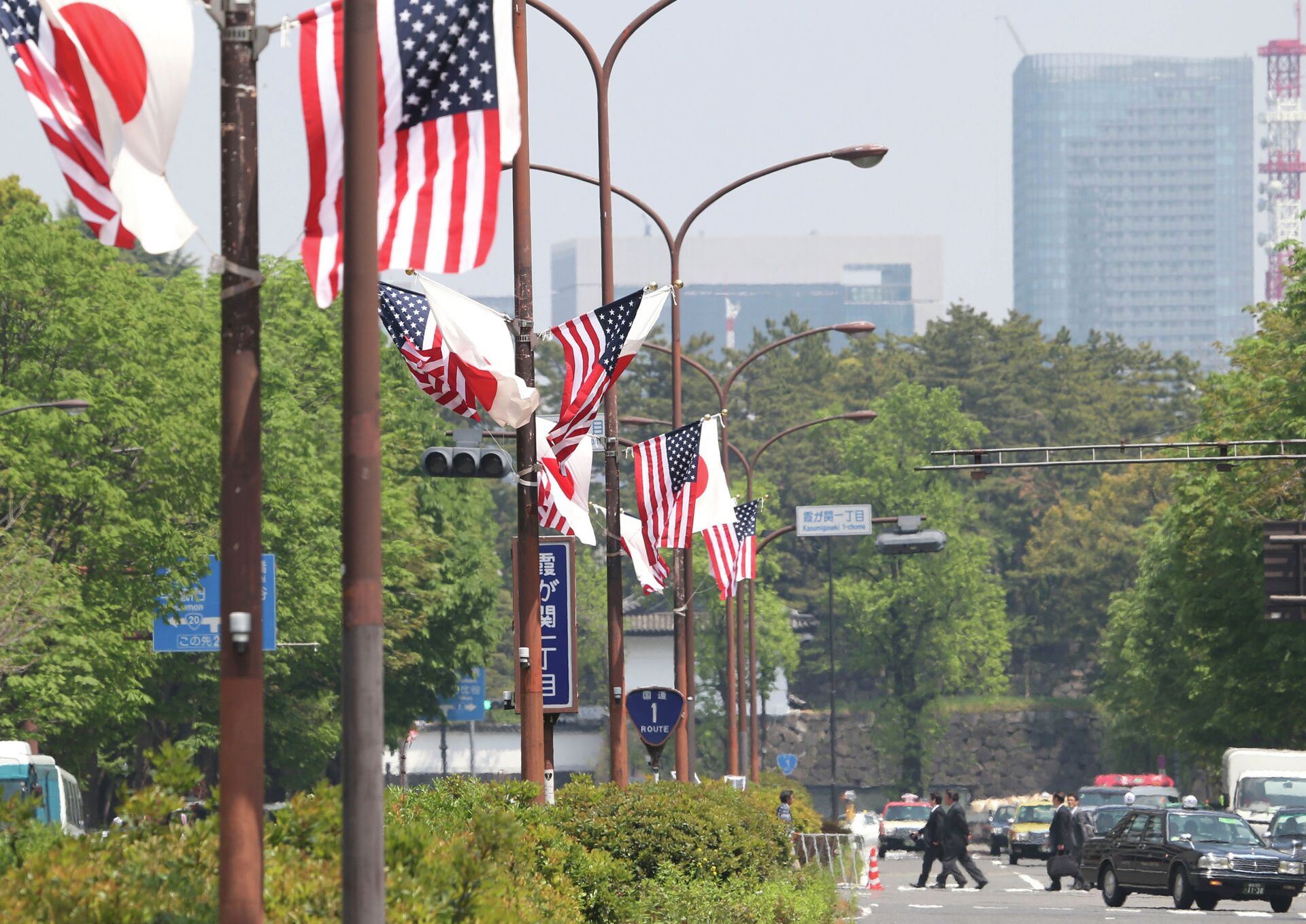 Флаги США и Японии в Токио. Архивное фото - РИА Новости, 1920, 11.12.2025