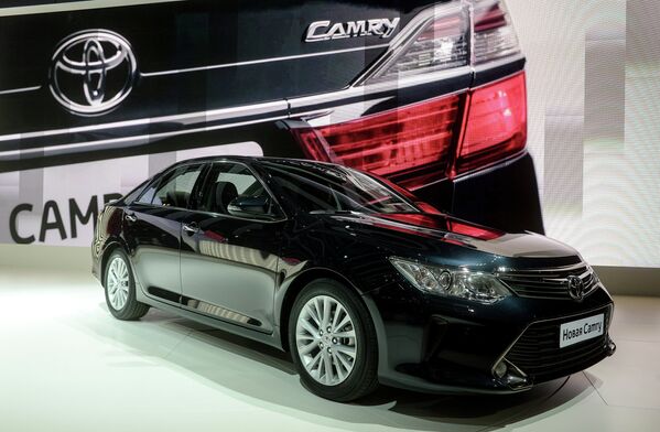 Автомобиль Toyota Camry на Московском международном автомобильном салоне 2014