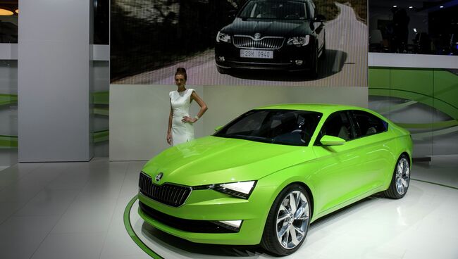 Автомобиль Skoda Vision C на Московском международном автомобильном салоне. Архивное фото