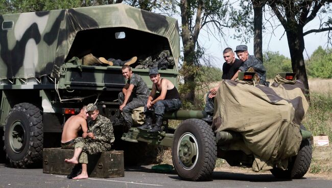 Украинские силовики возле Мариуполя. Архивное фото