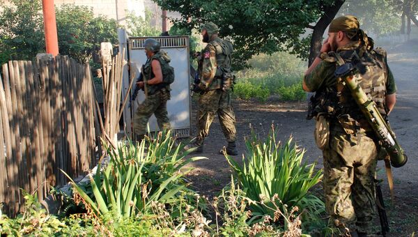Ополченцы Донецкой народной республики (ДНР) в городе Иловайске