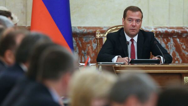 Медведев на заседании правительства РФ. Архивное фото
