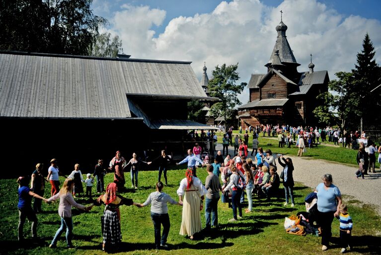 Праздник Спасы в музее Витославлицы