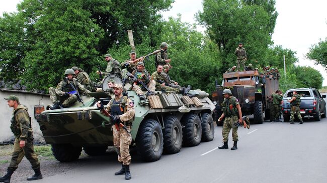 Ополченцы Донецкой народной республики (ДНР) в Иловайске. Архивное фото