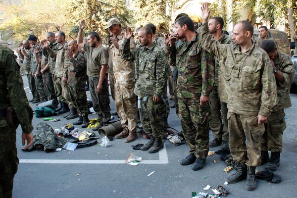 Украинские военные вышли из окружения под Иловайском Украинские военные вышли из окружения под Иловайском