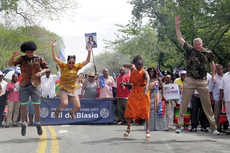 Мэр Нью-Йорка Билл де Блазио и его дети на West Indian Day Parade