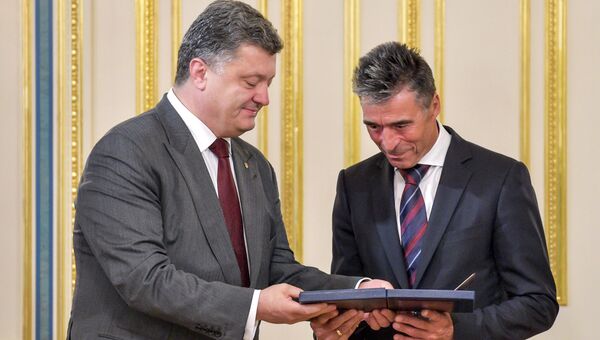 П.Порошенко встретился с генеральным секретарем НАТО Расмуссеном