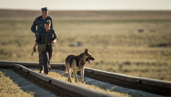 Полиция Казахстана с собакой