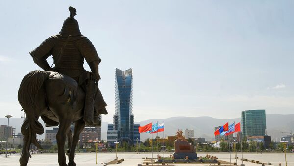Площадь Сухэ-Батора в центре Улан-Батора. Монголия. Архивное фото