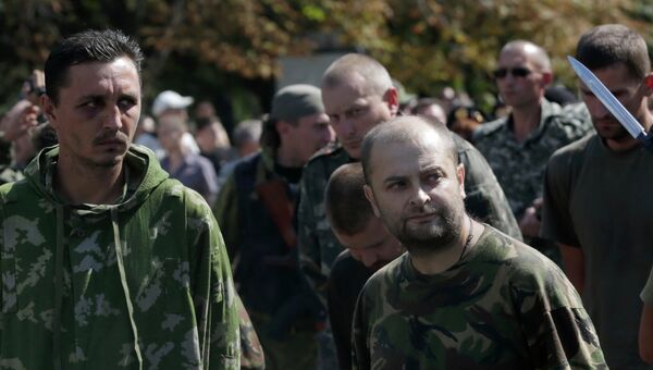 Пленные украинские военнослужащие в Донецке