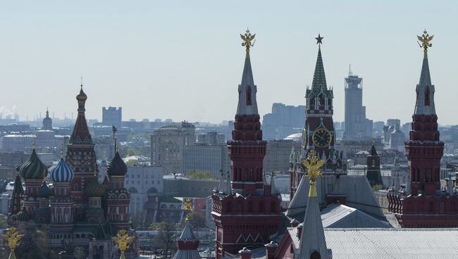 Виды на Красную площадь и собор Василия Блаженного. Архивное фото