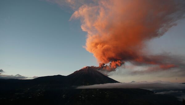 Извержение вулкана. Архивное фото
