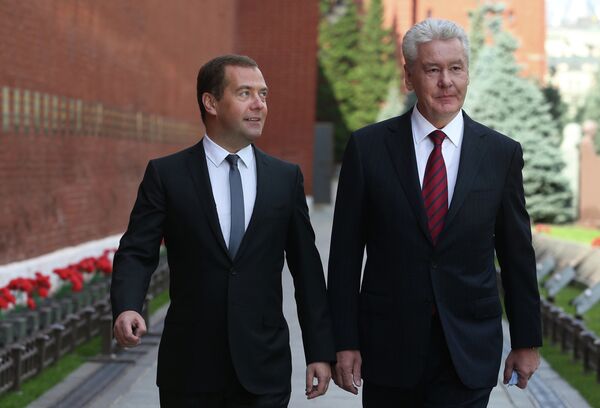 Д.Медведев и мэр Москвы Сергей Собянин на торжественной церемонии на Красной площади по случаю празднования Дня города
