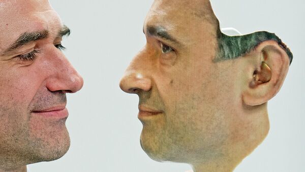 Лицо, напечатанное на 3D-принтере