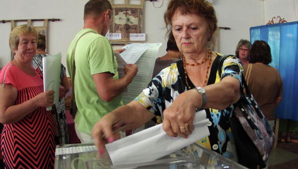 Жительница Севастополя на одном из избирательных участков города