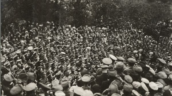 Военный министр Александр Керенский обращается к войскам, 1917 год