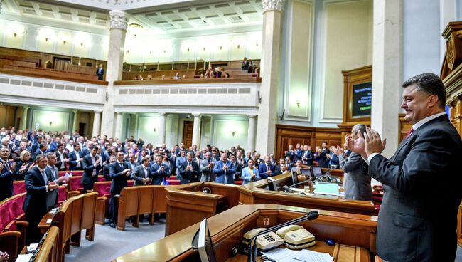 Петр Порошенко на заседании Верховной Рады. Архивное фото