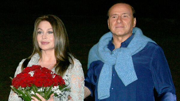 Сильвио Берлускони с супругой Вероникой Ларио